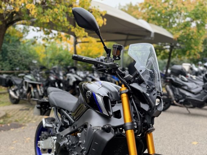 YAMAHA MT-09 SP 4