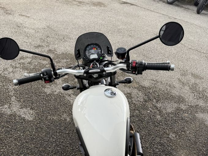 TRIUMPH STREET SCRAMBLER  900 4