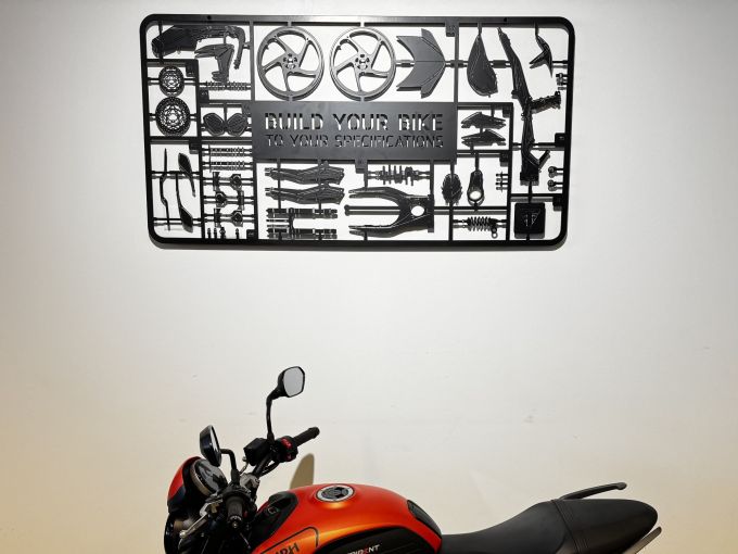 TRIUMPH TRIDENT 660 4