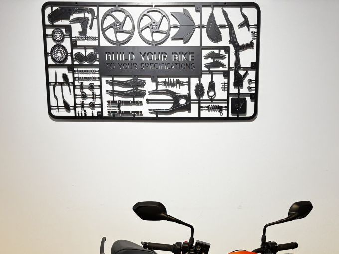 TRIUMPH TRIDENT 660 4