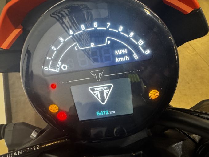 TRIUMPH TRIDENT 660 4