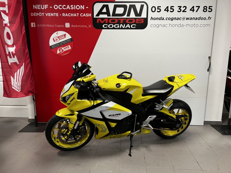 HONDA CBR1000RR FIREBLADE 4