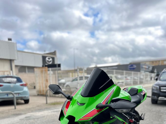 KAWASAKI ZX-10R 4