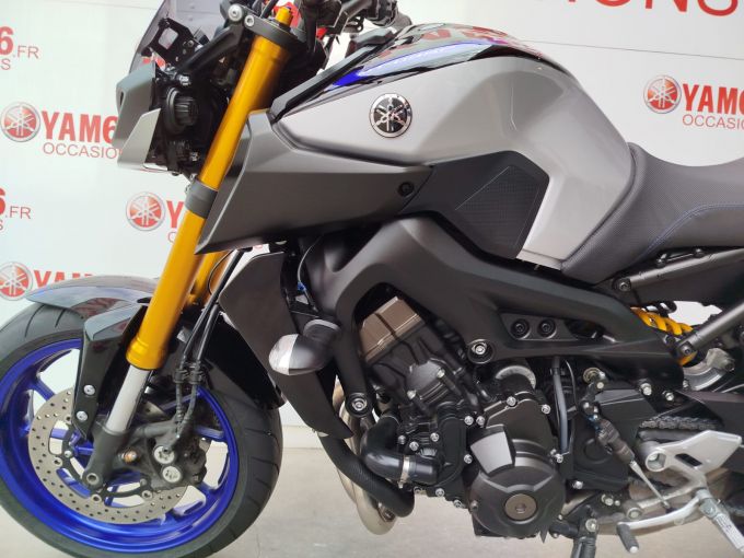 YAMAHA MT-09 SP 4