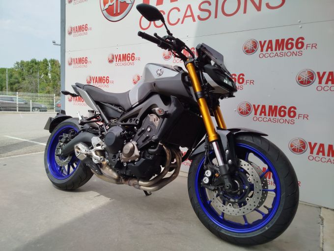 YAMAHA MT-09 SP 4