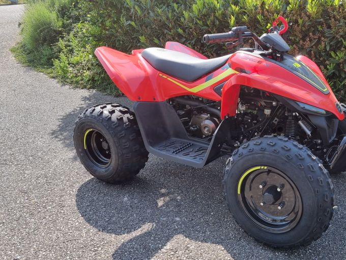 CF MOTO CFORCE 4