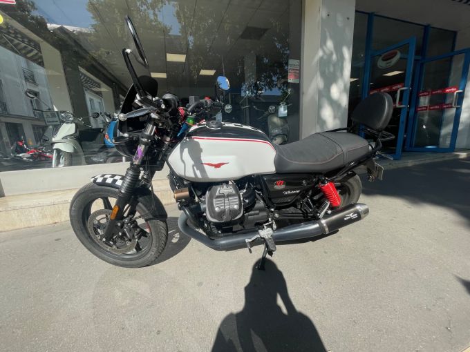 MOTO GUZZI V7 STONE TEN 4
