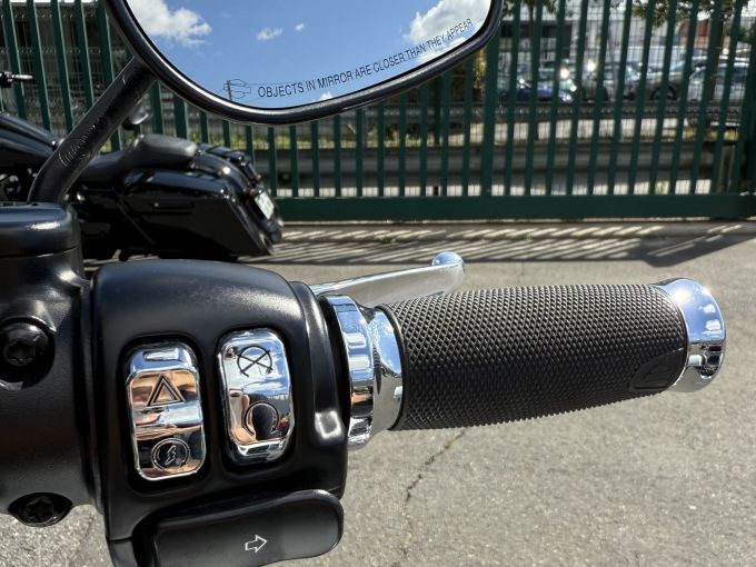 HARLEY-DAVIDSON SOFTAIL SPORT GLIDE 1745 4