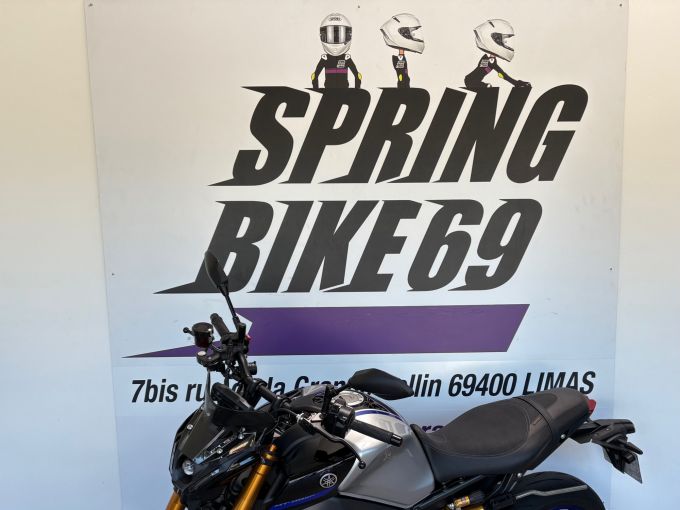 YAMAHA MT-09 SP 4