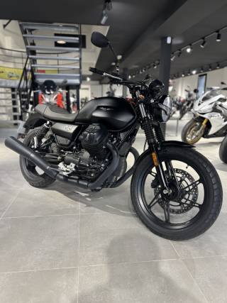 MOTO GUZZI V7 STONE - 2024