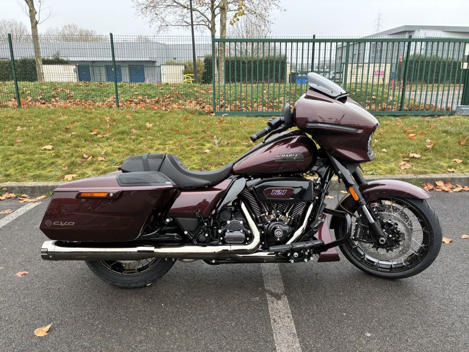 HARLEY-DAVIDSON TOURING STREET GLIDE 1977 CVO  4