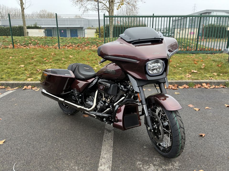 HARLEY-DAVIDSON TOURING STREET GLIDE 1977 CVO  4