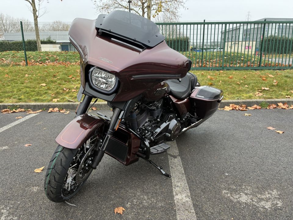 HARLEY-DAVIDSON TOURING STREET GLIDE 1977 CVO  4