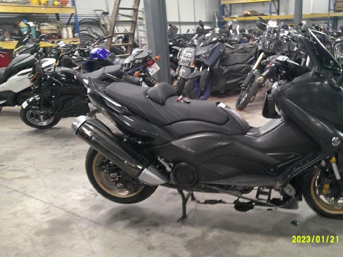 YAMAHA XP T-MAX 530 IRON MAX 4