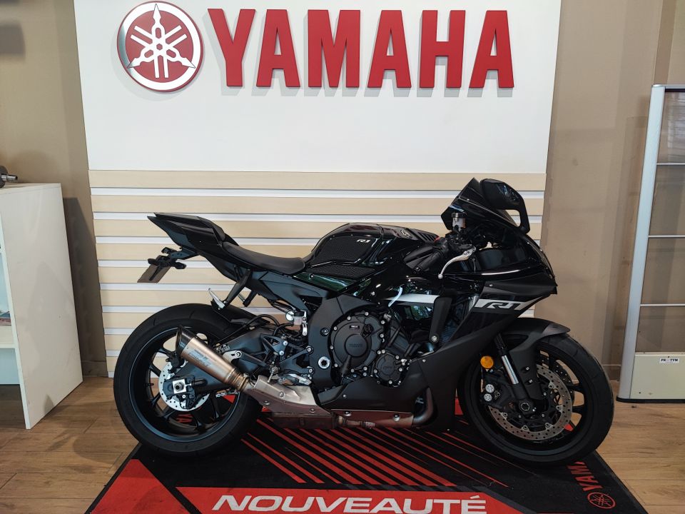 YAMAHA YZF 1000 R1 4