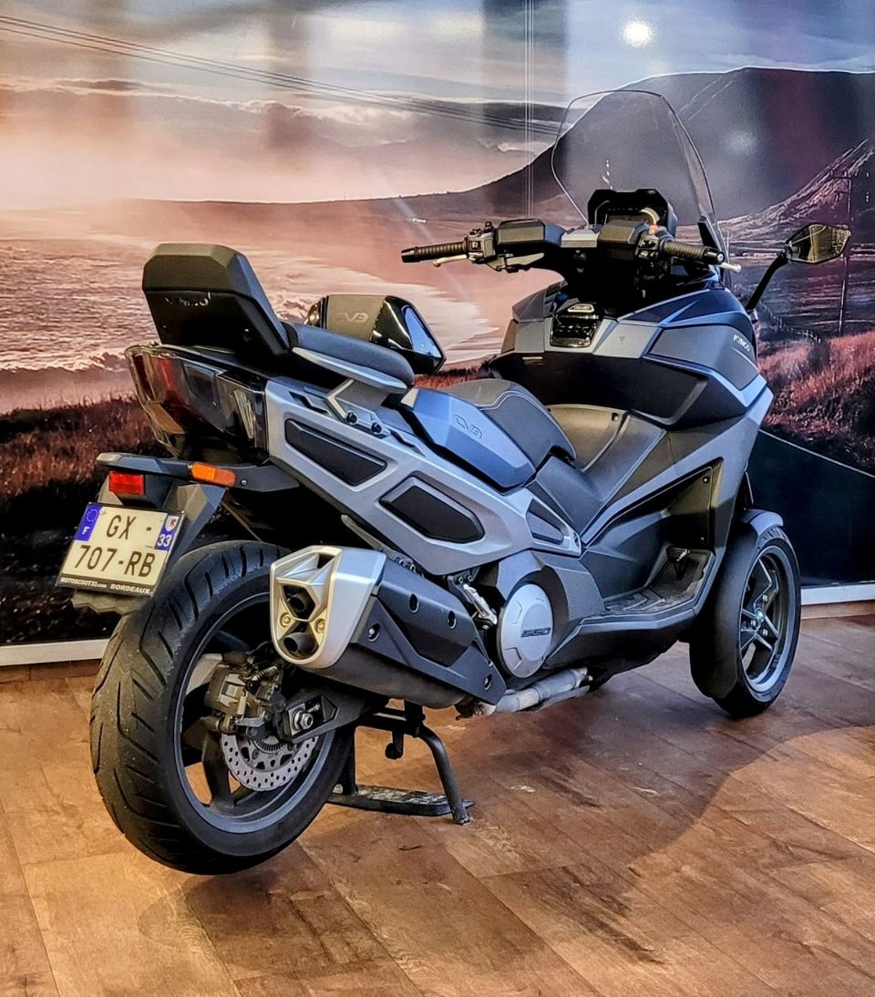 KYMCO CV3 550 4