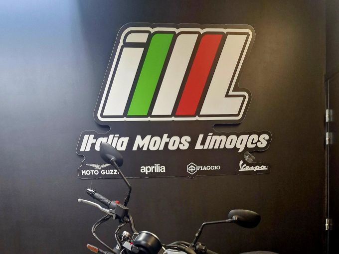 MOTO GUZZI V7 STONE 4