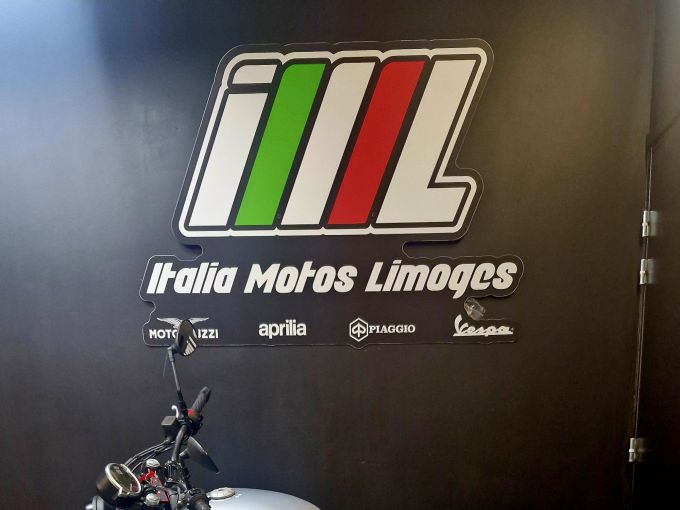 MOTO GUZZI V7 STONE 4