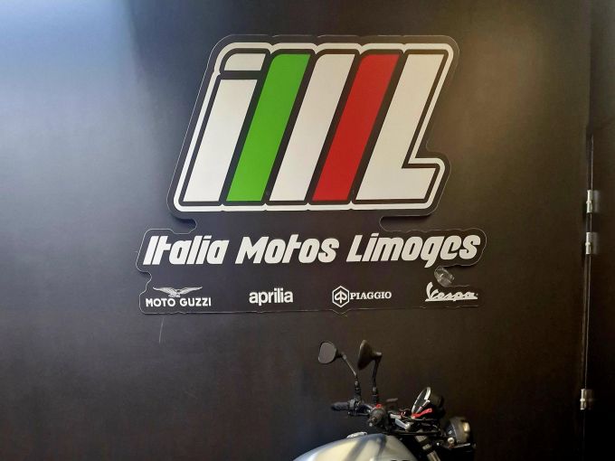 MOTO GUZZI V7 STONE 4