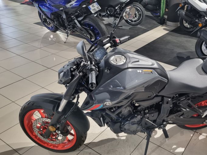 YAMAHA MT-07 (47.5CV) 4