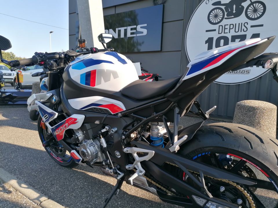 BMW M 1000R 4