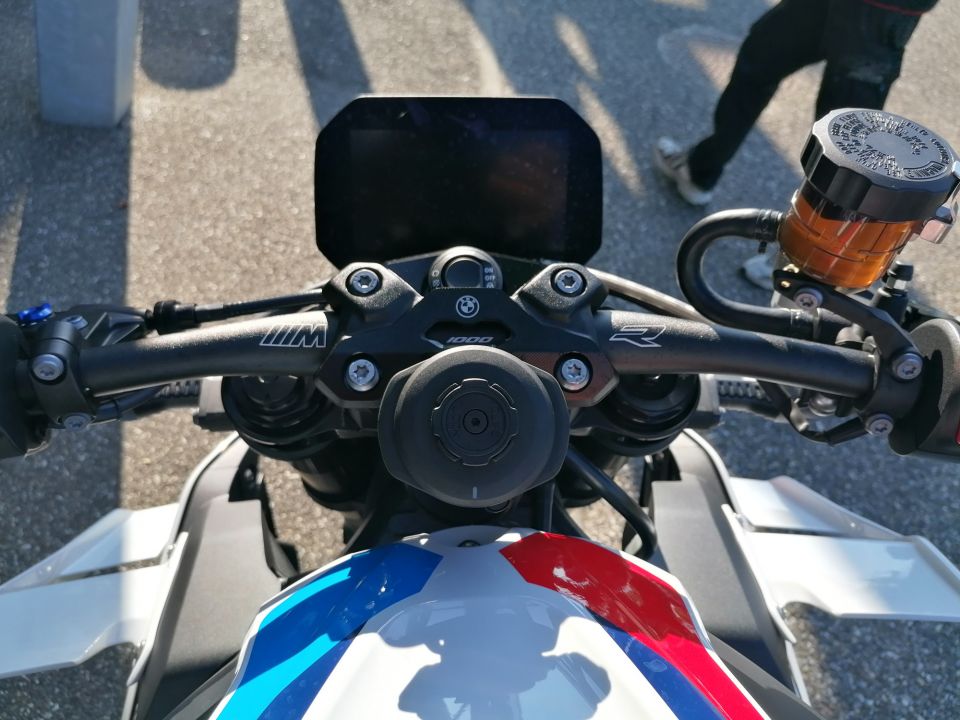 BMW M 1000R 4