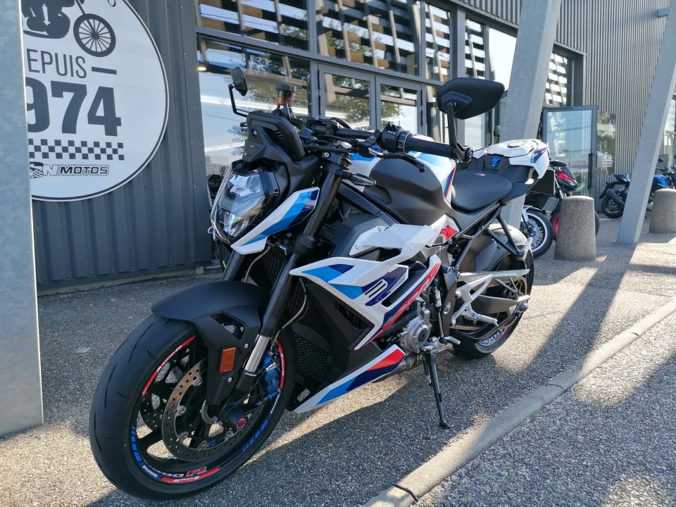 BMW M 1000R 4