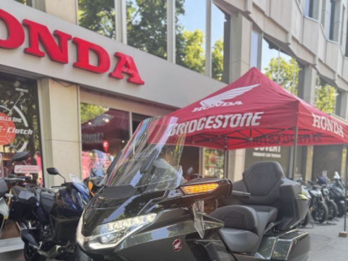HONDA GL1800 GOLDWING 4