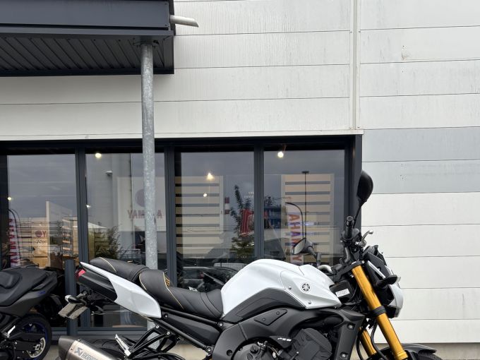 YAMAHA FZ8 4