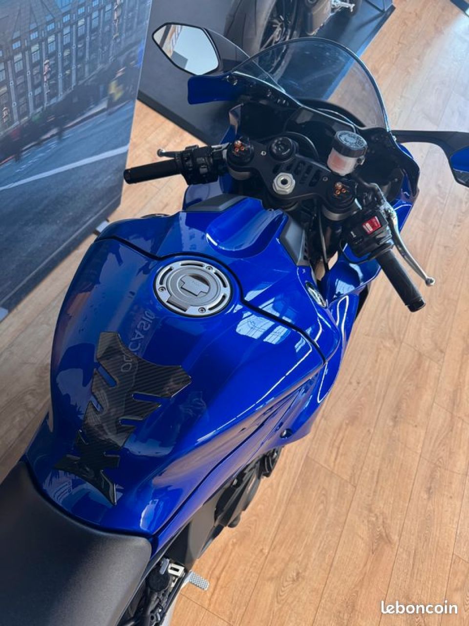 YAMAHA YZF 1000 R1 4