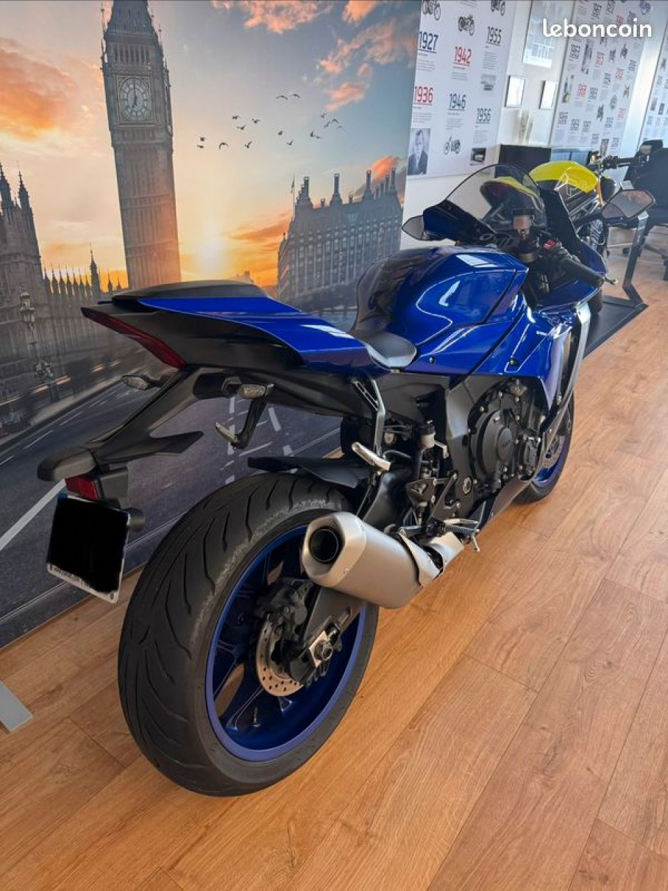 YAMAHA YZF 1000 R1 4