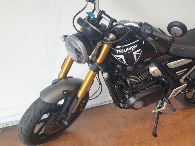 TRIUMPH SPEED 400 4