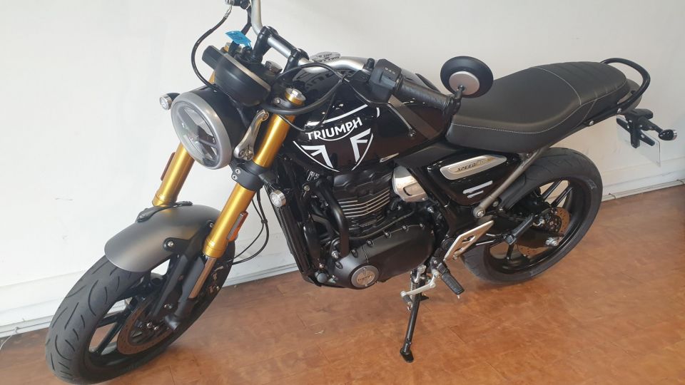 TRIUMPH SPEED 400 4