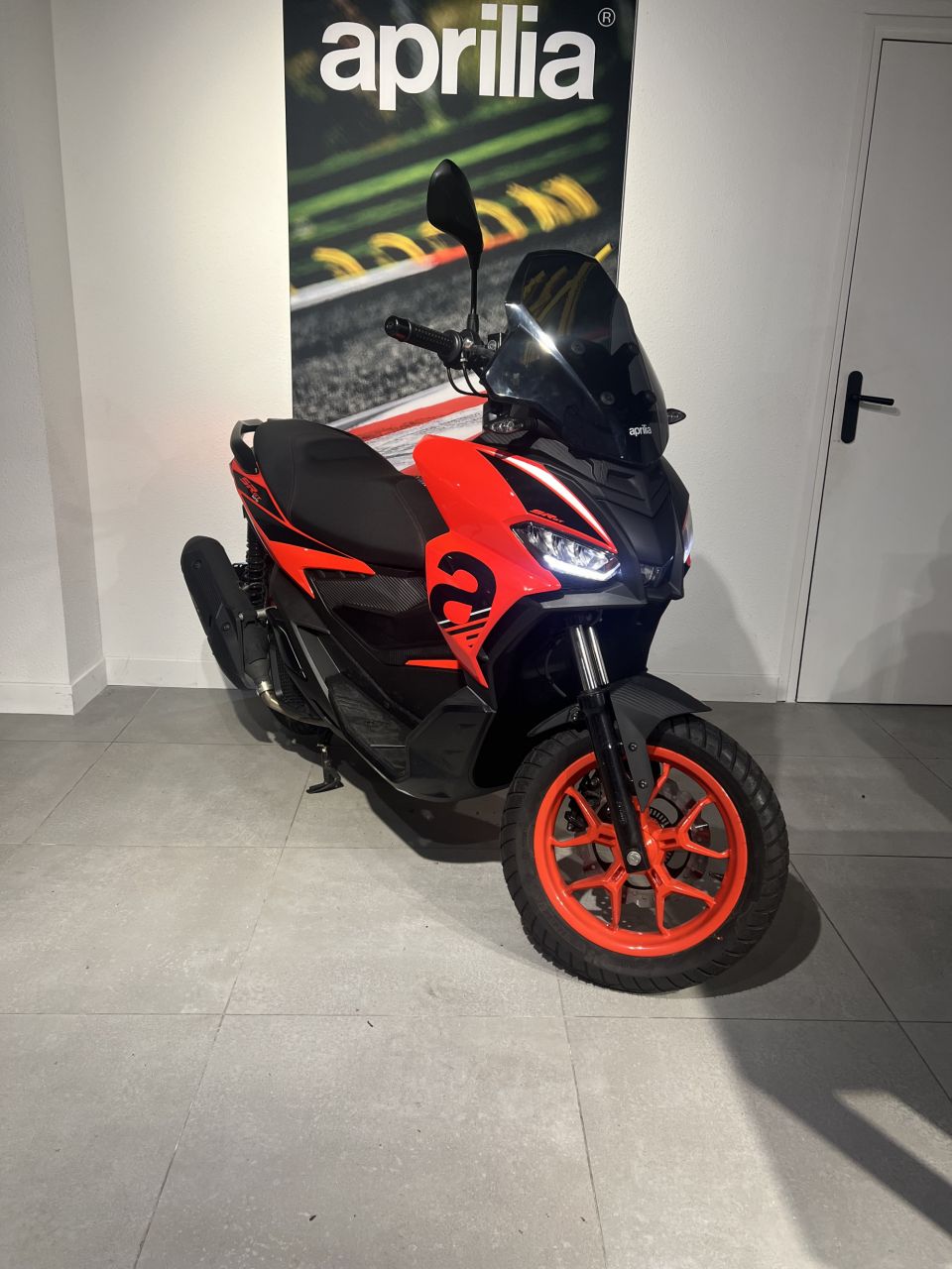 APRILIA SR GT 125 SPORT 4