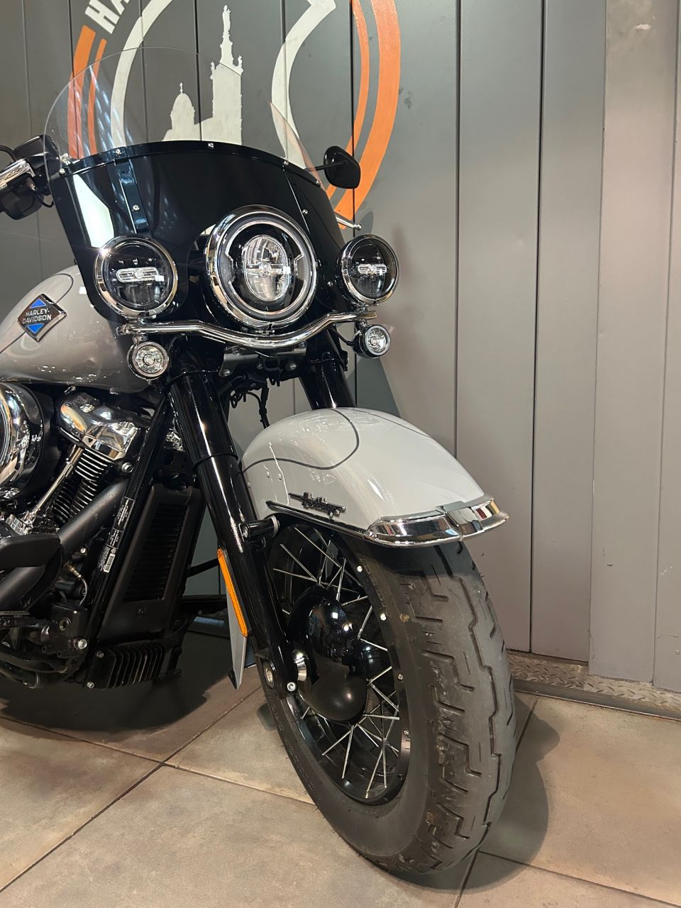 HARLEY-DAVIDSON SOFTAIL HERITAGE 1923 CLASSIC 4