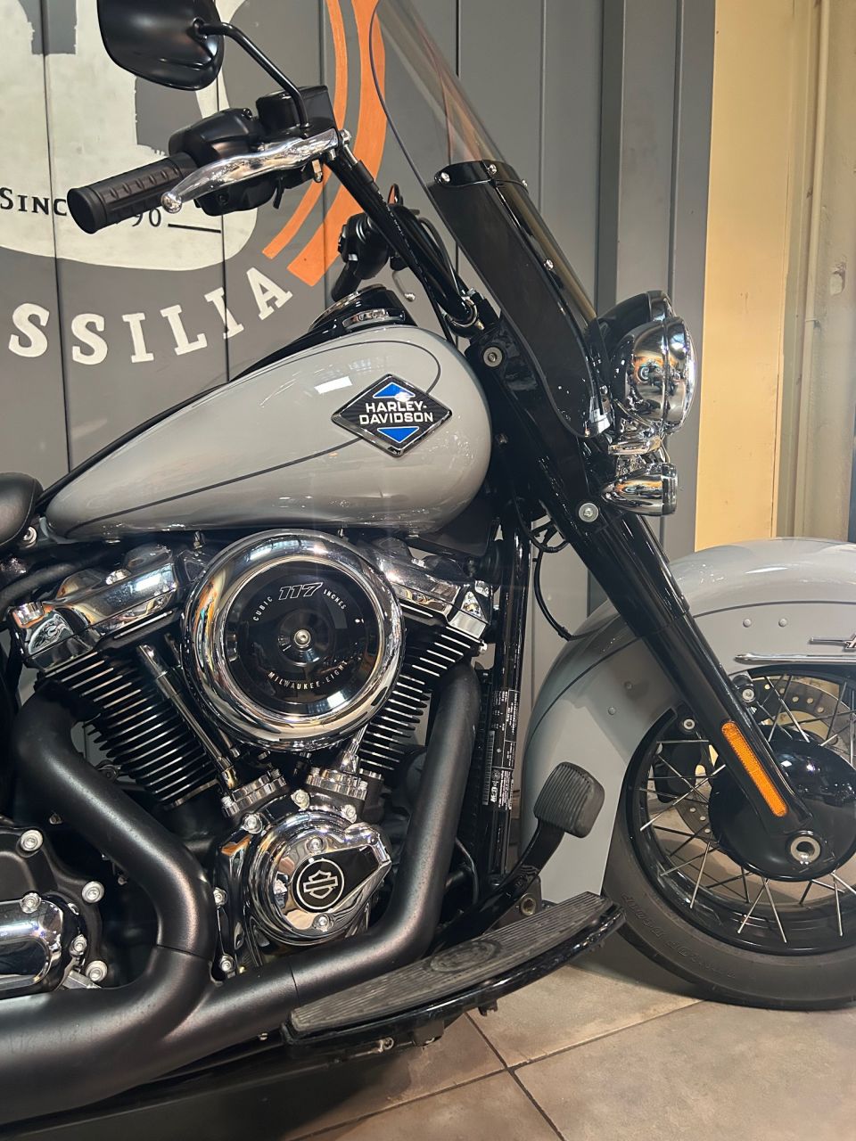 HARLEY-DAVIDSON SOFTAIL HERITAGE 1923 CLASSIC 4