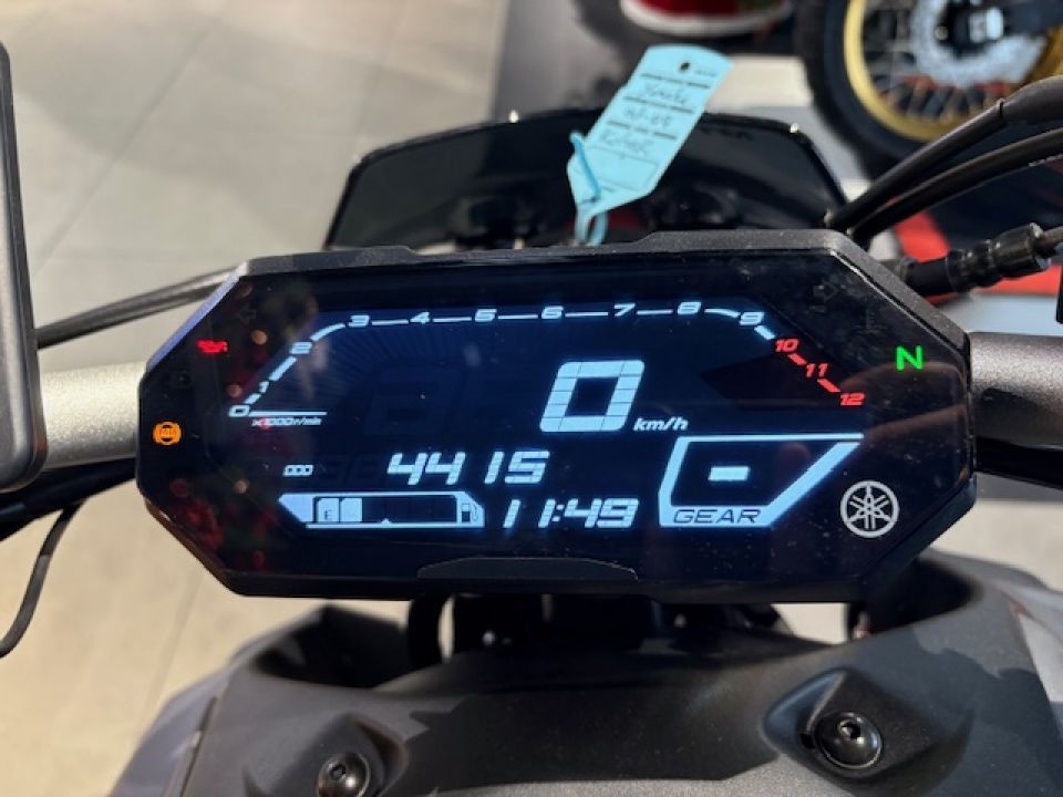 YAMAHA MT-07 35KW 90€/MOIS* 1ERE MAIN FAIBLE KM +2500€ D'EQUIPEMENT GTIE 12 MOIS 4
