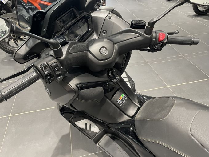 YAMAHA XMAX 125 TECH MAX 4