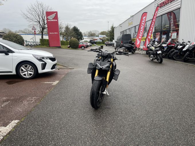 DUCATI Streetfighter V4 4