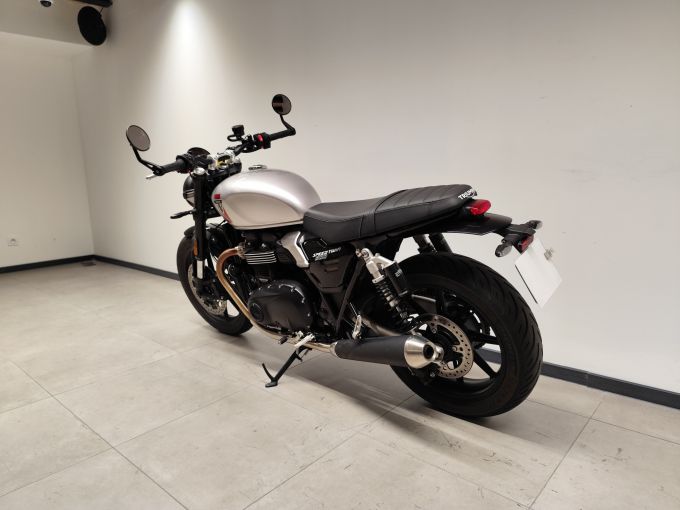 TRIUMPH SPEED TWIN 900 4