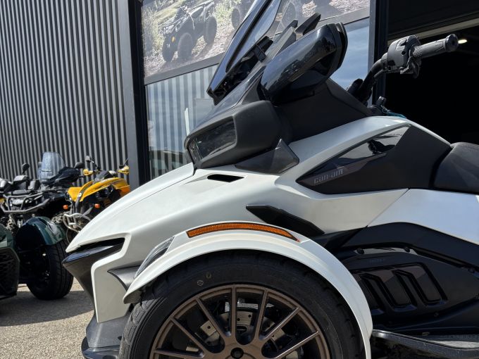 CAN-AM SPYDER RT 4