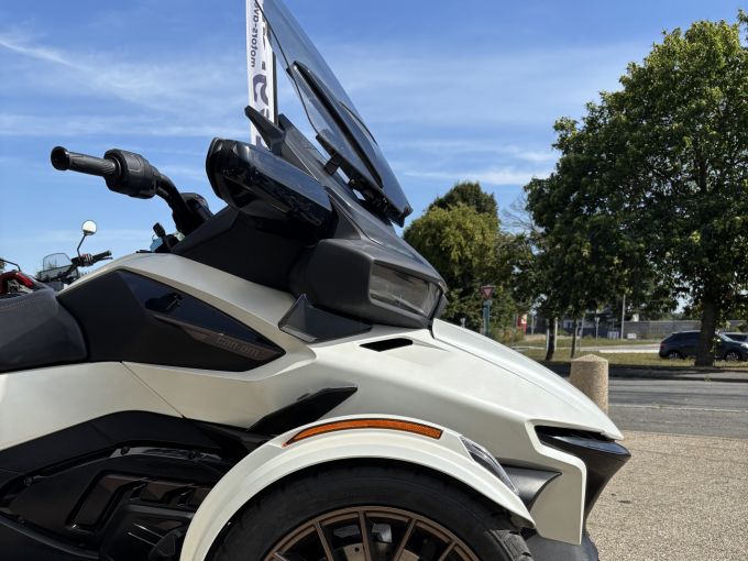 CAN-AM SPYDER RT 4