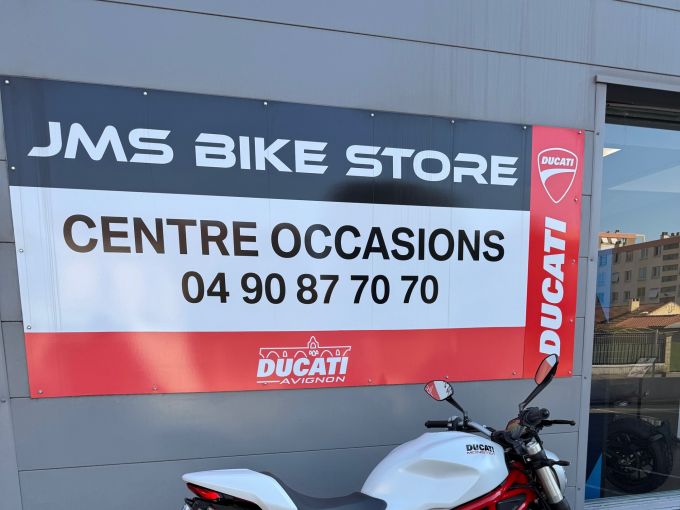 DUCATI MONSTER 821 4