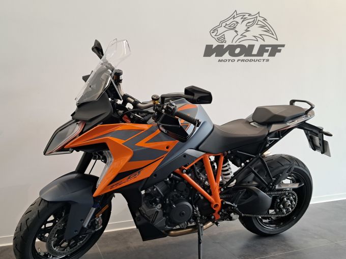 KTM 1290 SUPER DUKE GT 4
