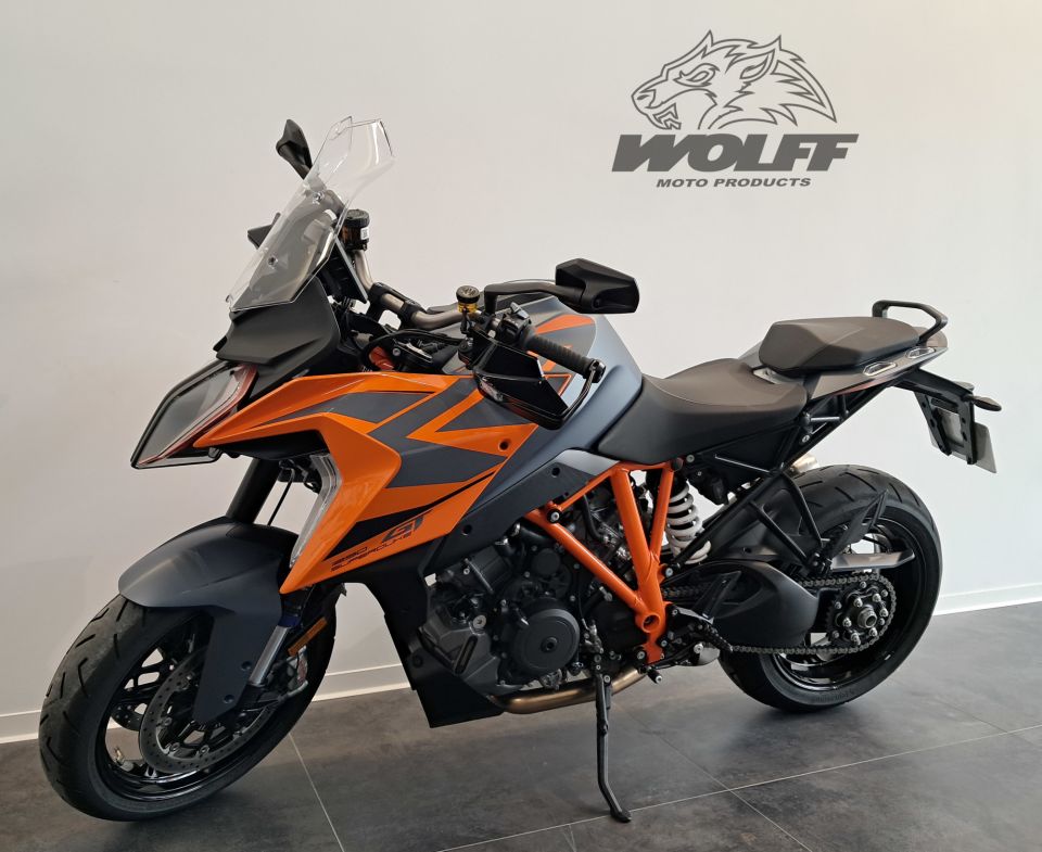 KTM 1290 SUPER DUKE GT 4