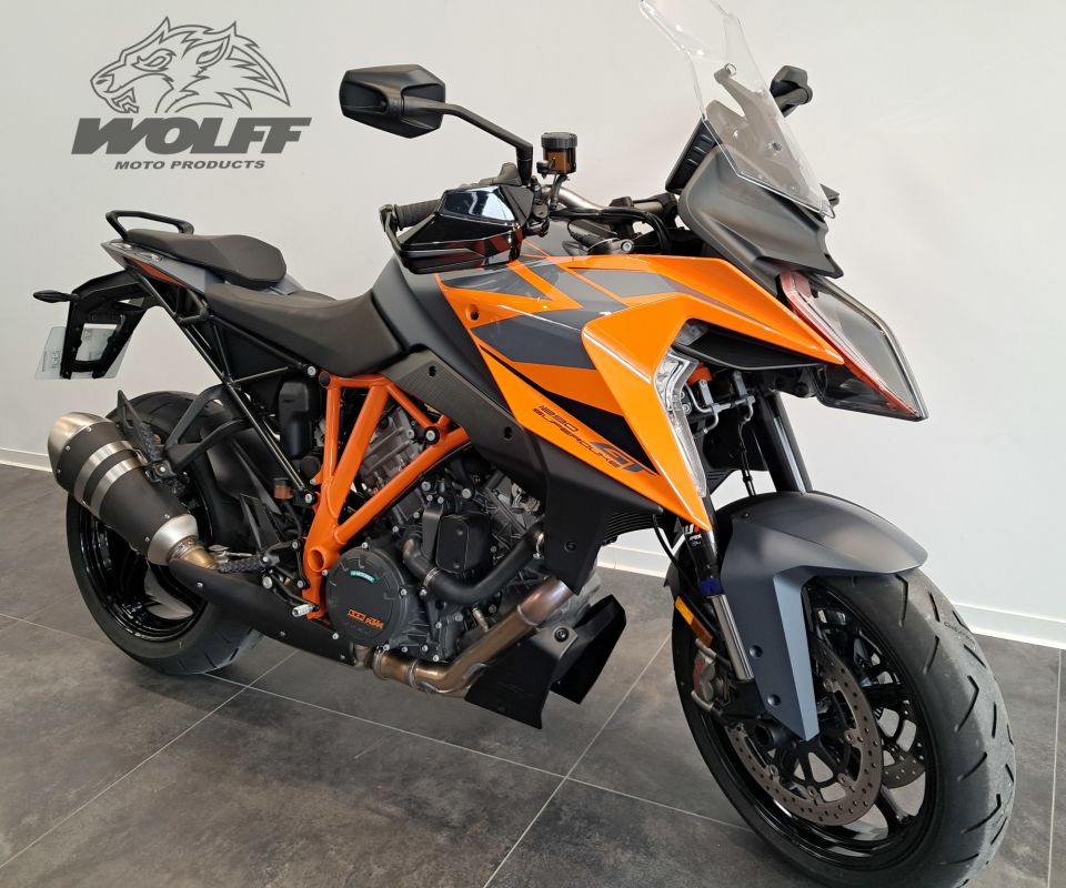 KTM 1290 SUPER DUKE GT 4