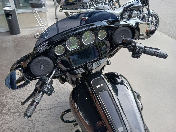 HARLEY-DAVIDSON TOURING STREET GLIDE 1923 ST 4
