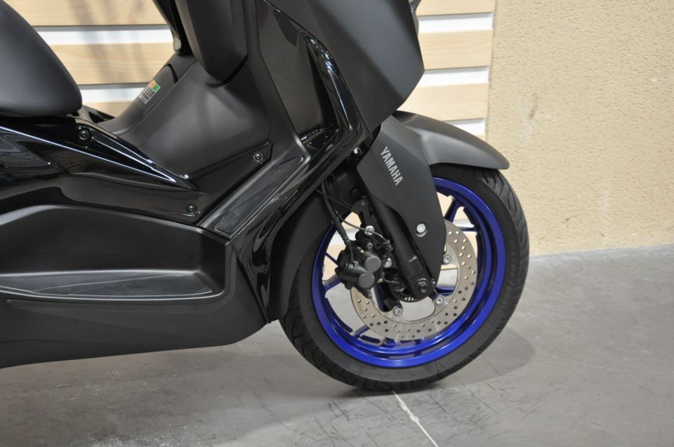 YAMAHA X-MAX 125 4