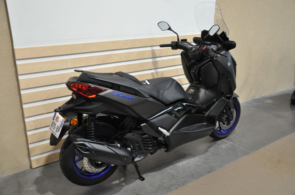 YAMAHA X-MAX 125 4