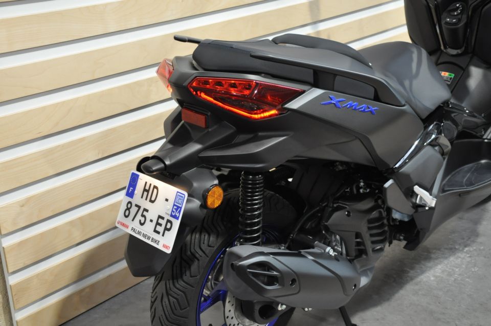 YAMAHA X-MAX 125 4